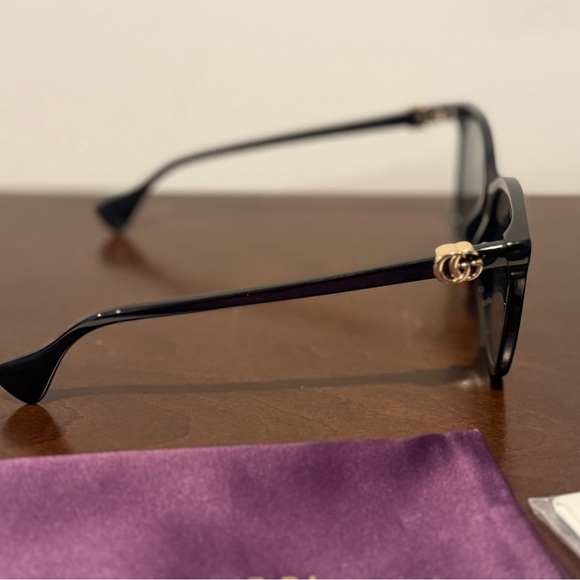Gucci Black Sunglasses - Picture 4 of 6